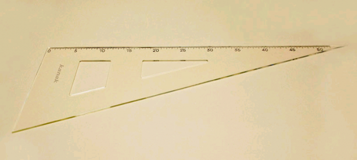 Лекало №7 треугольник пластиковое 50см цв.прозрачный