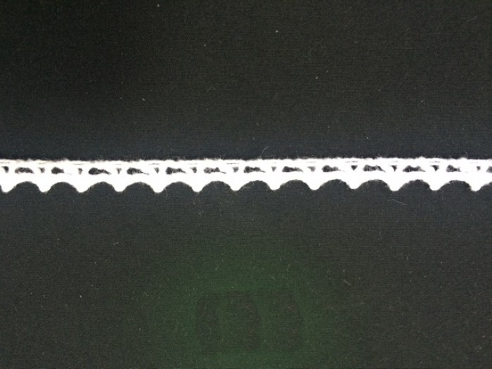 102 Кружево вязаное хлопок шир.0,5см цв.белый(в упак.30м)